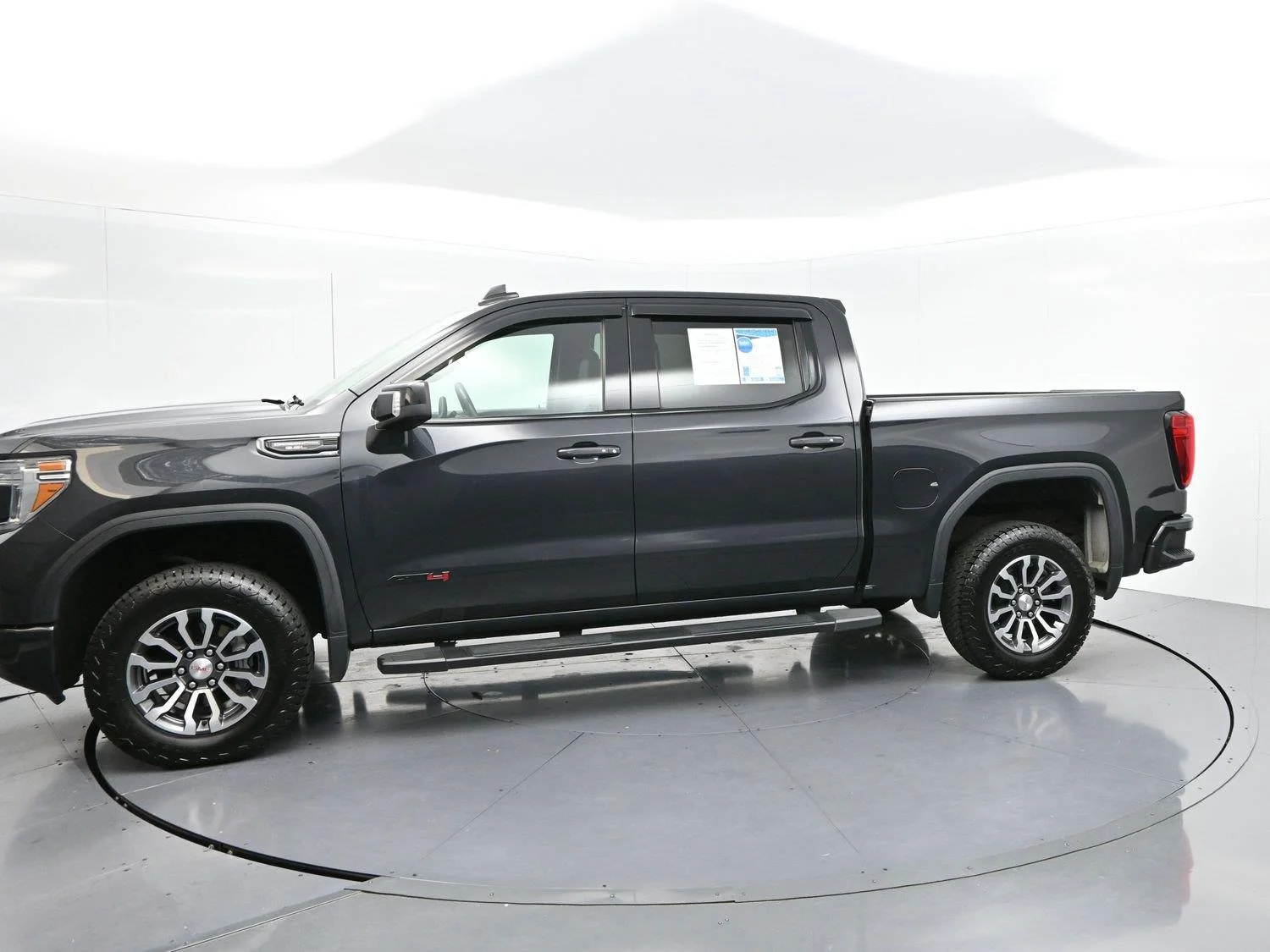 Used 2020 CARBON BLACK METALLIC GMC AT4 image 4