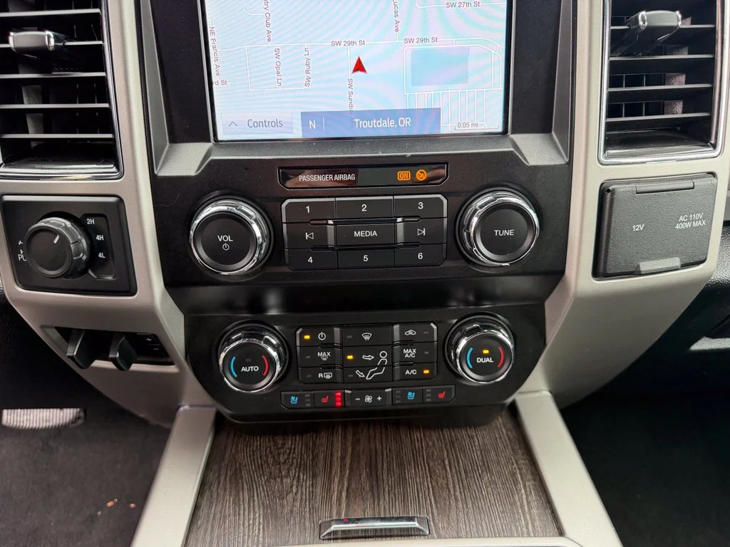 Used 2020 Agate Black Metallic Ford Lariat image 24