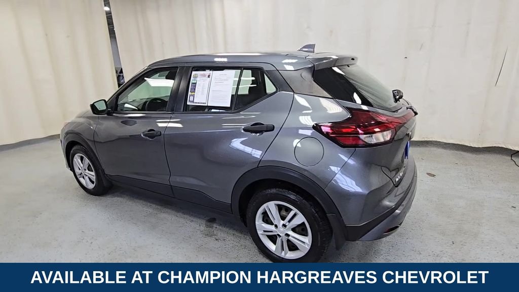 Used 2022 Gun Metallic Nissan S image 7