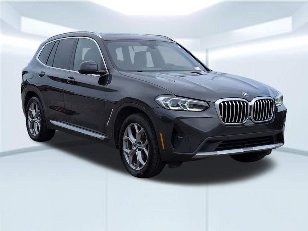 Used 2024 Gray BMW xDrive30i image 7