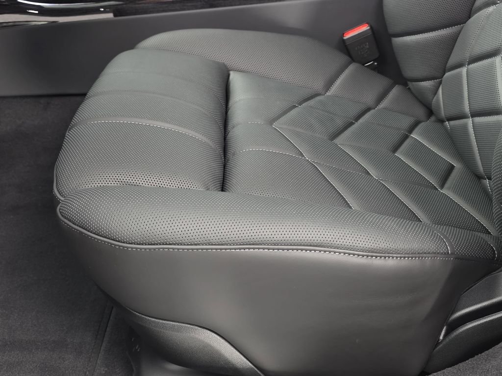 2026 BMW 7 Series 760i - Photo 28