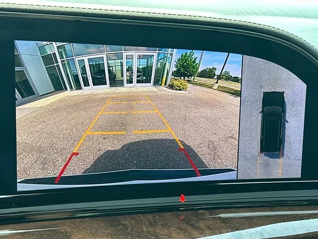 Used 2021 White Cadillac Sport Platinum image 29