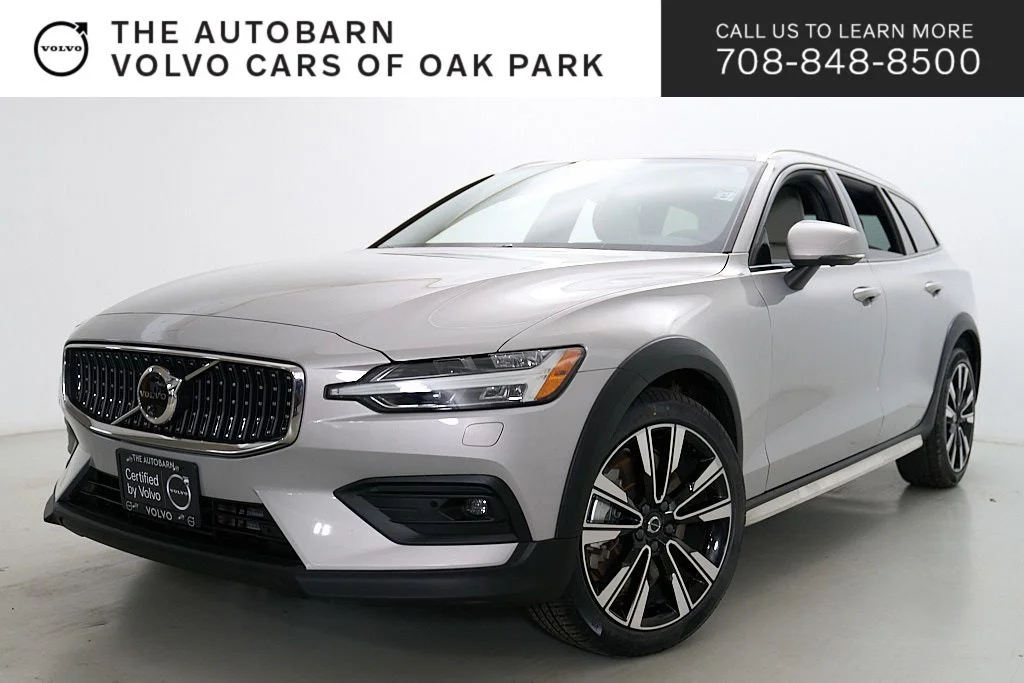 2025 Volvo V60 Cross Country B5 Ultra AWD's photo
