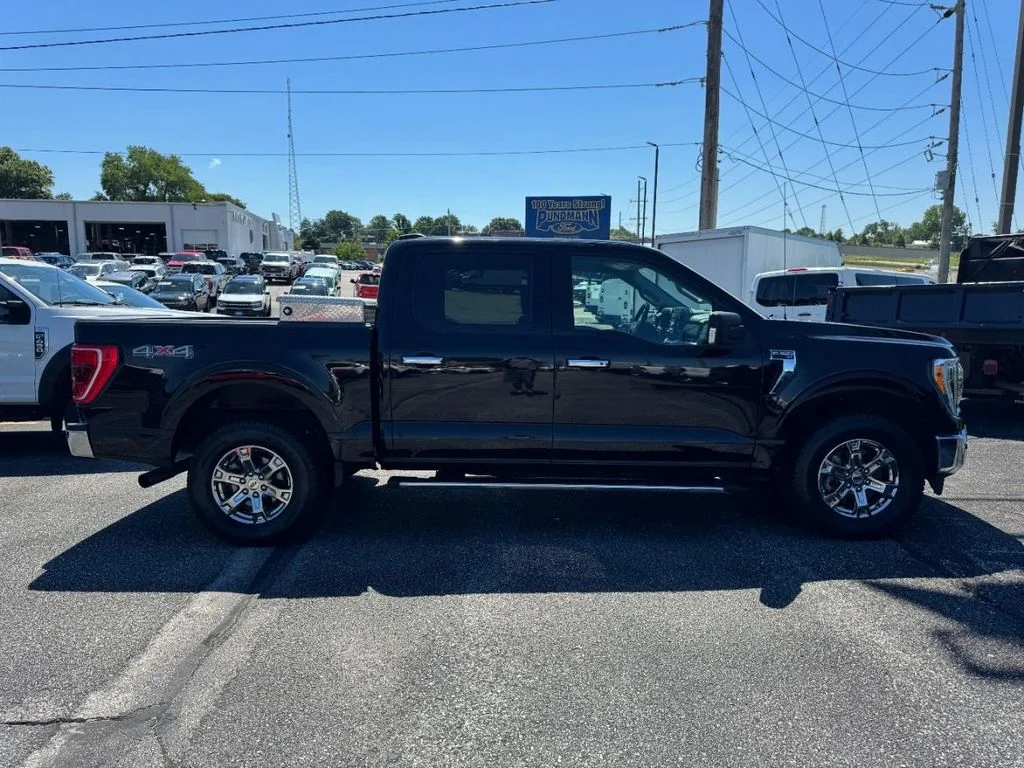 Used 2021 Agate Black Metallic Ford XLT image 2
