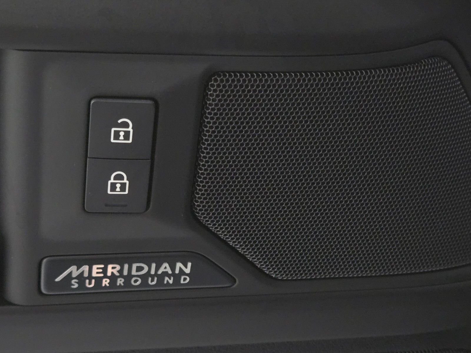 New 2026 Carpathian Grey Land Rover X-Dynamic SE image 23