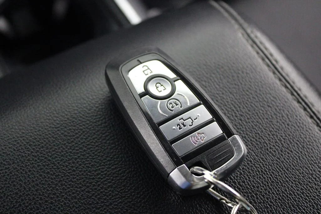 Used 2022 Gray Ford Lariat image 31