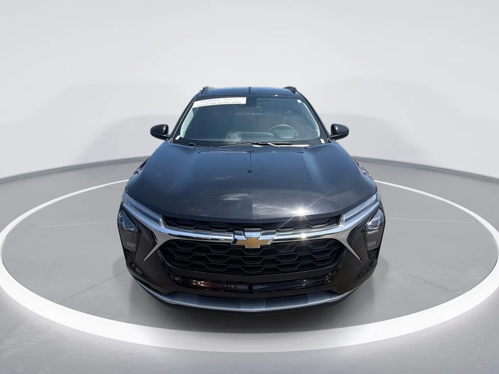 Used 2025 Black Chevrolet LT image 3