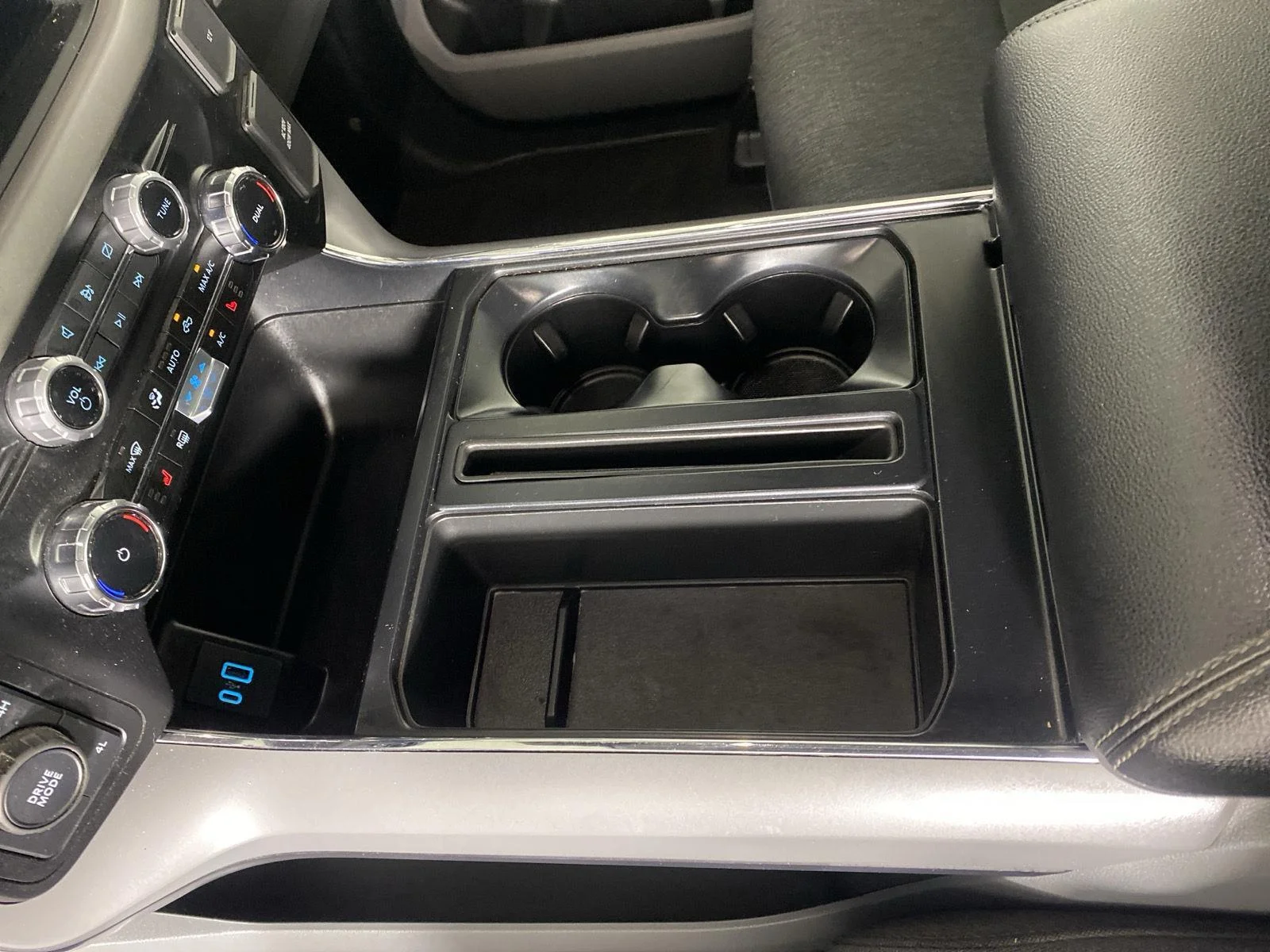 Used 2024 Carbonized Gray Ford XLT image 24