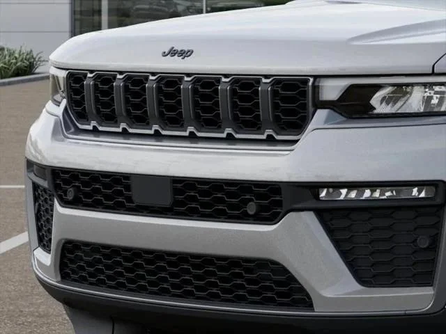 New 2026 Silver Zynith Exterior Paint Jeep Limited image 63