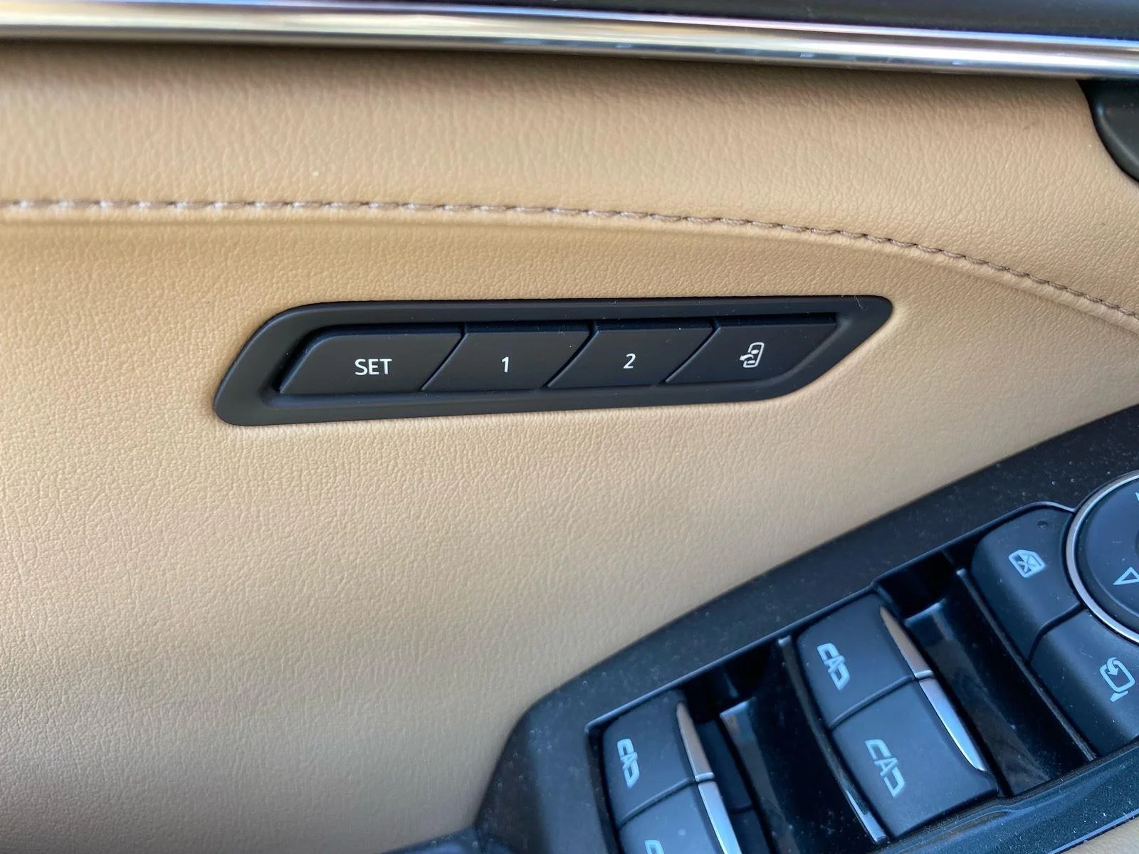Used 2025 Crystal White Tricoat Cadillac Premium Luxury image 16