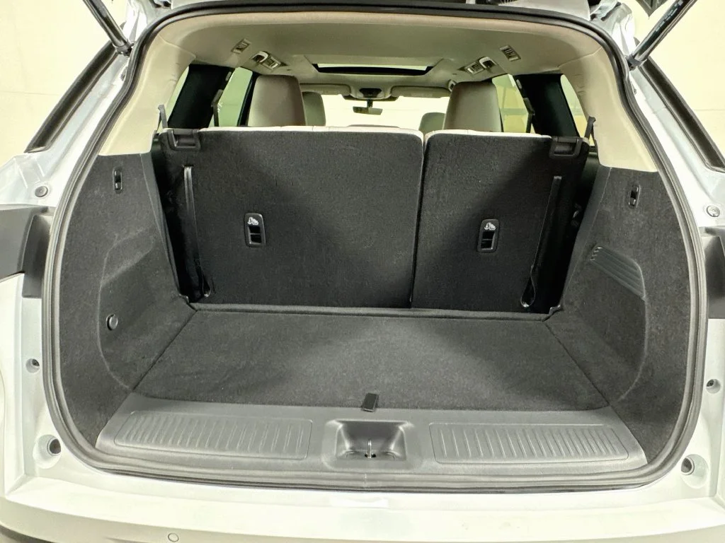 Certified Used 2027 White INFINITI PURE image 35