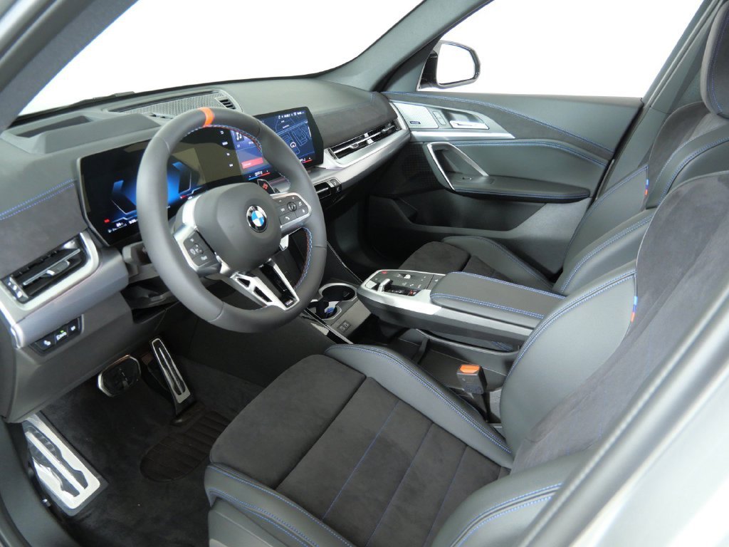 New 2027 Space Silver Metallic BMW M35i image 32