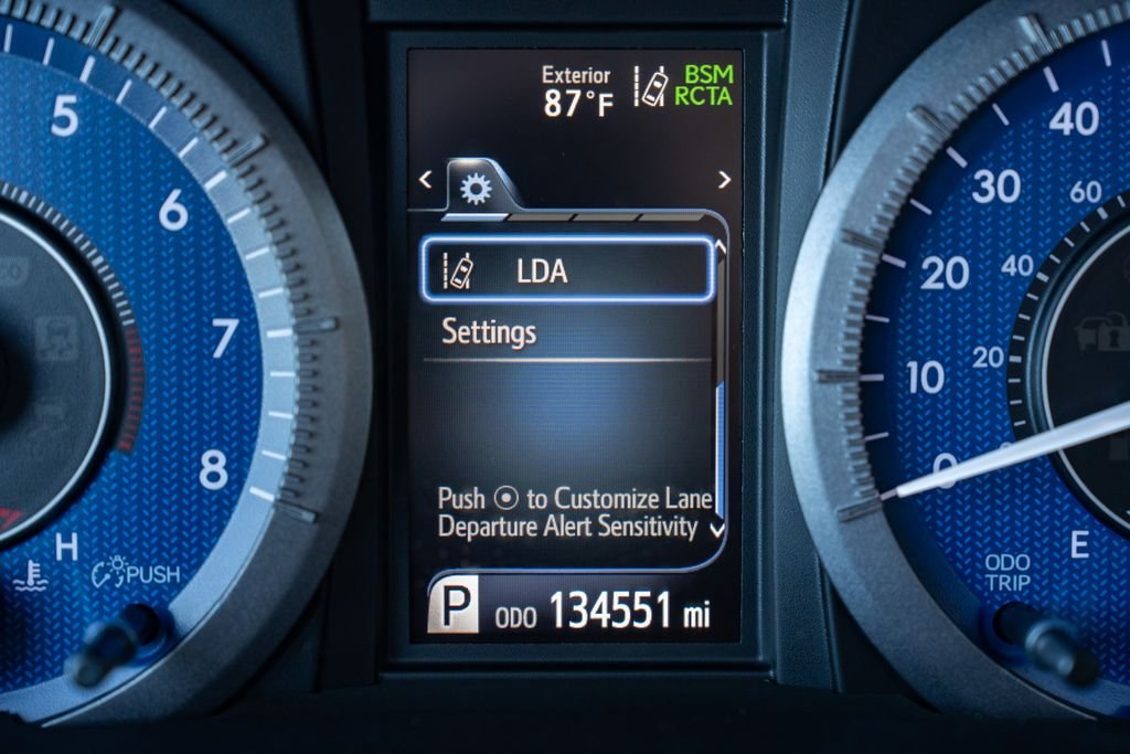 Used 2020 Predawn Gray Mica Toyota XLE image 20