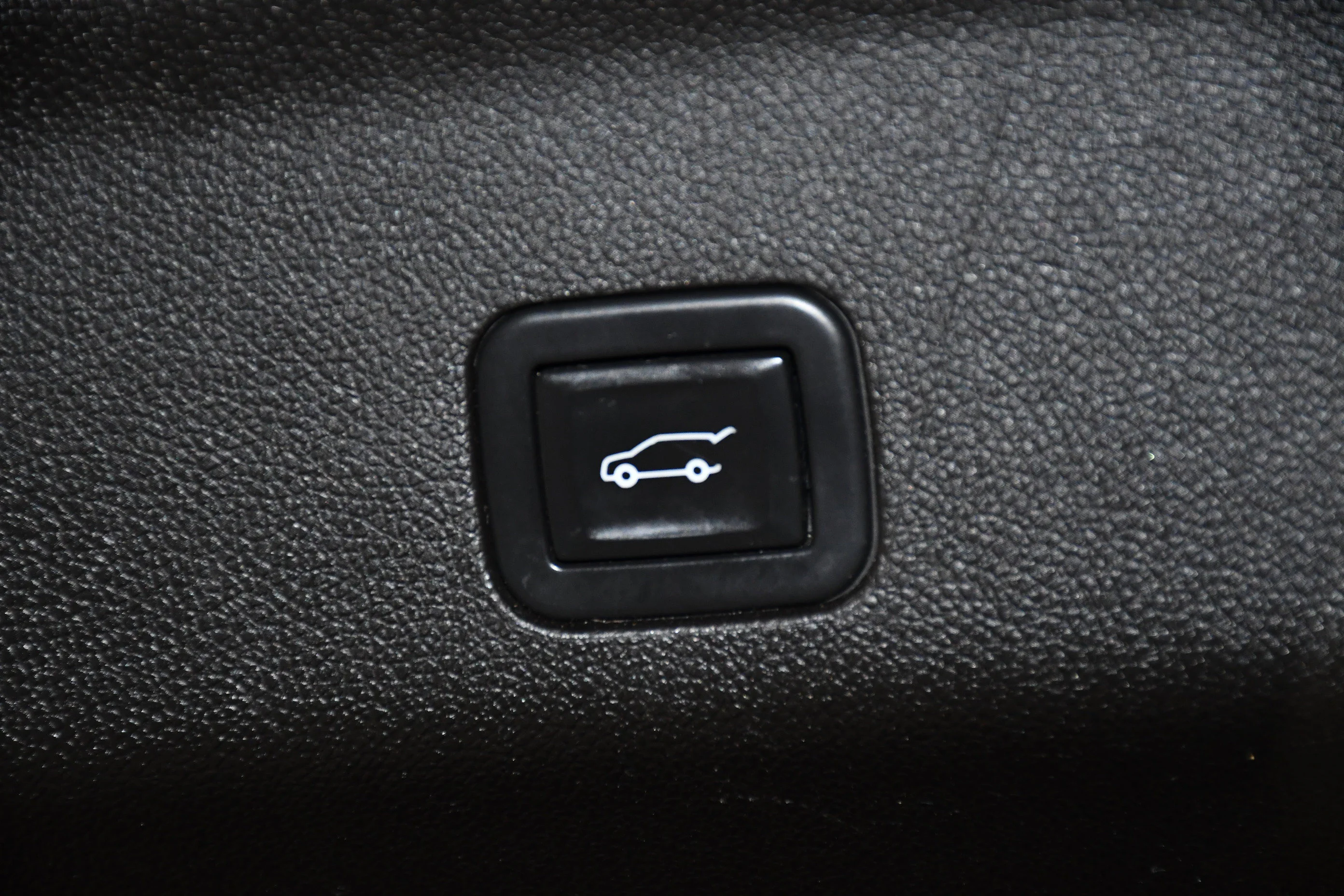 Used 2021 Black Chevrolet Z71 image 56