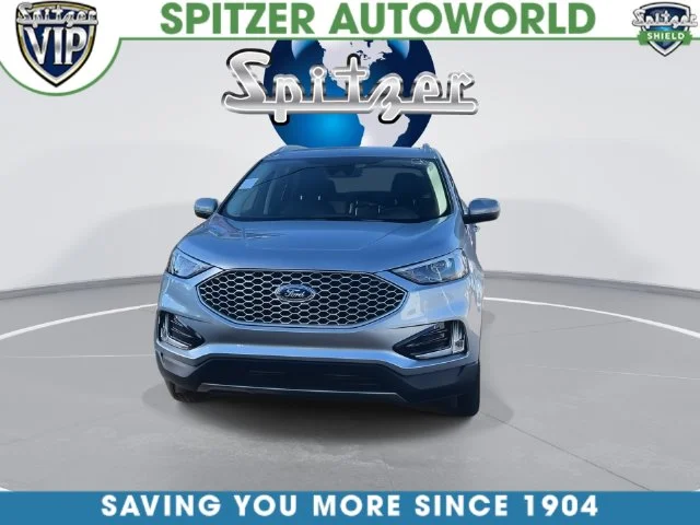 Used 2024 Silver Ford SEL image 6