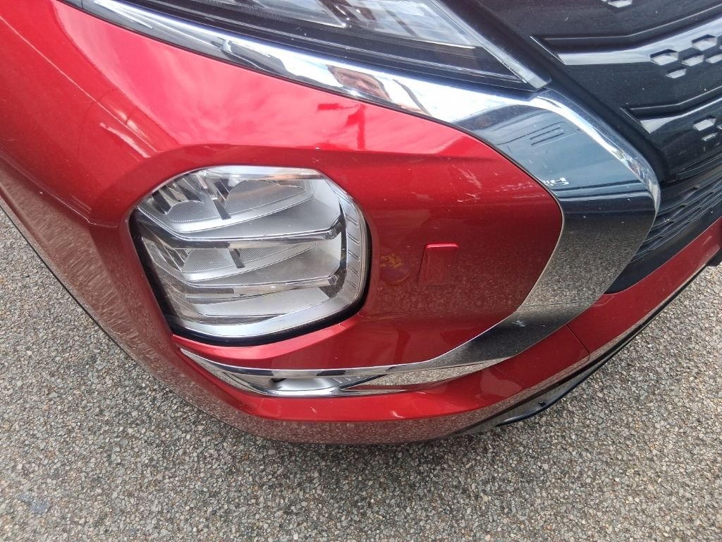 Used 2023  Mitsubishi  image 8