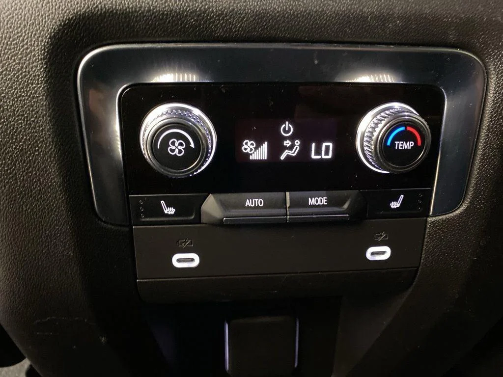 Used 2023 Summit White GMC 4WD AT4 image 19