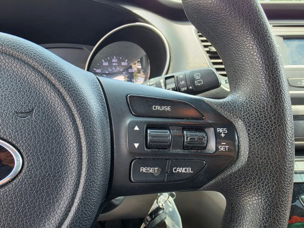 Used 2015 Silver Kia LX image 18