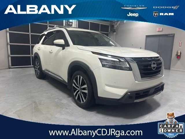 2024 Nissan Pathfinder Platinum 2WD's photo