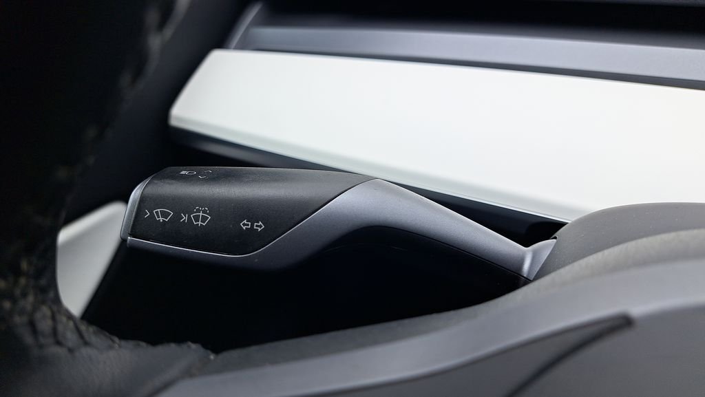 Used 2021  Tesla Long Range image 19