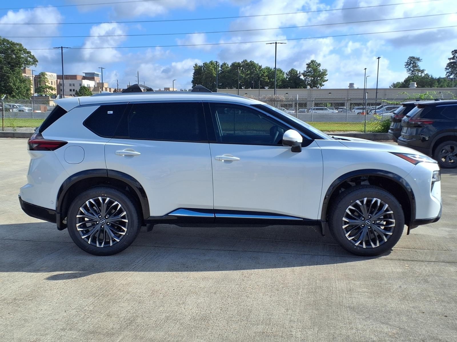 2026 Nissan Rogue photo 8 of 22
