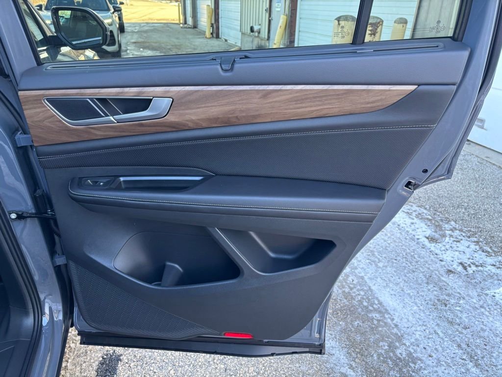 2026 Volkswagen Atlas SE w/Tech - Photo 11