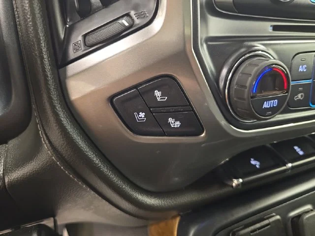 Used 2018 Silver Ice Metallic Chevrolet LTZ image 27