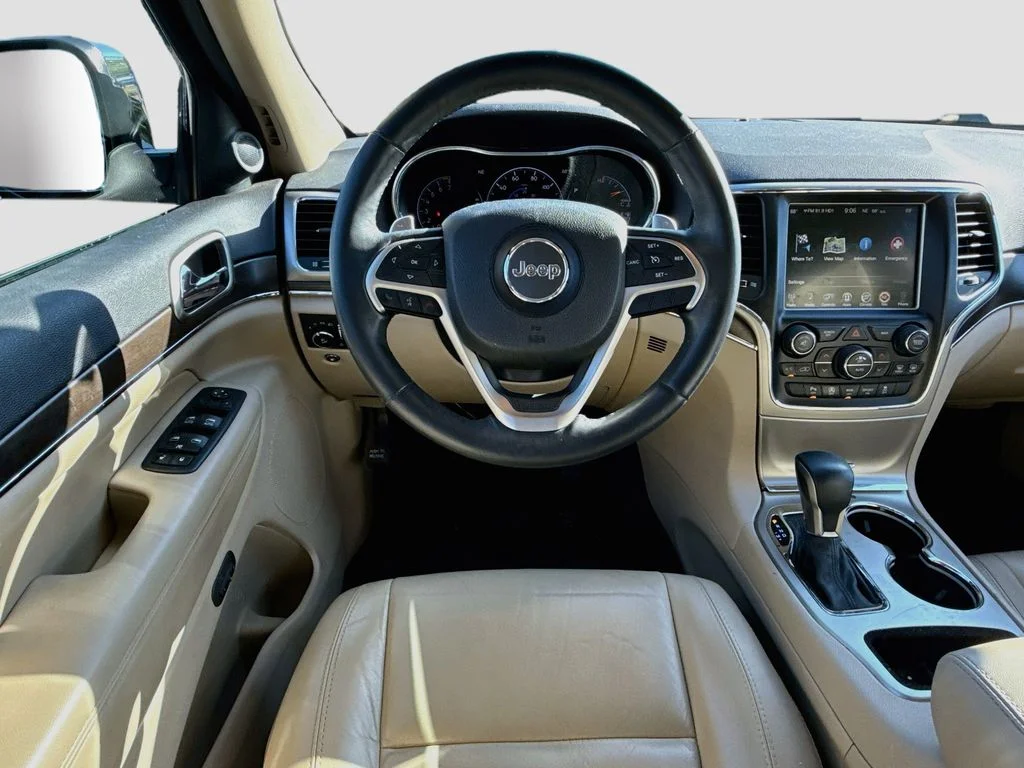 Used 2017 Brown Jeep Limited image 27