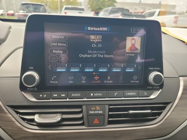 Used 2025 Red Nissan 2.5 SV image 23