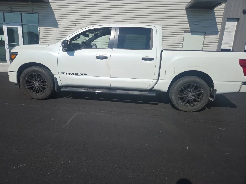 Used 2018 White Nissan SV image 9