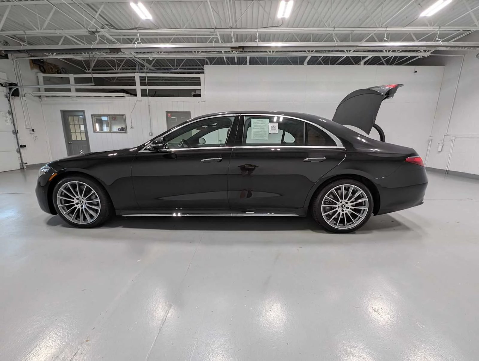 Certified Used 2026 Obsidian Black Metallic Mercedes-Benz S 580 image 12