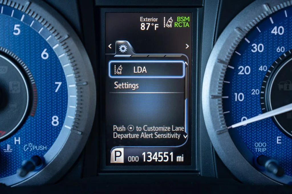 Used 2020 Predawn Gray Mica Toyota XLE image 20