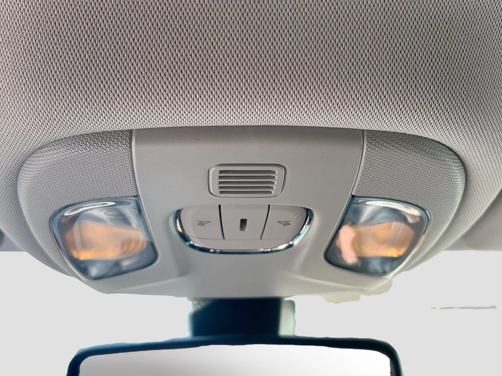 Used 2019 Red Jeep Latitude image 31