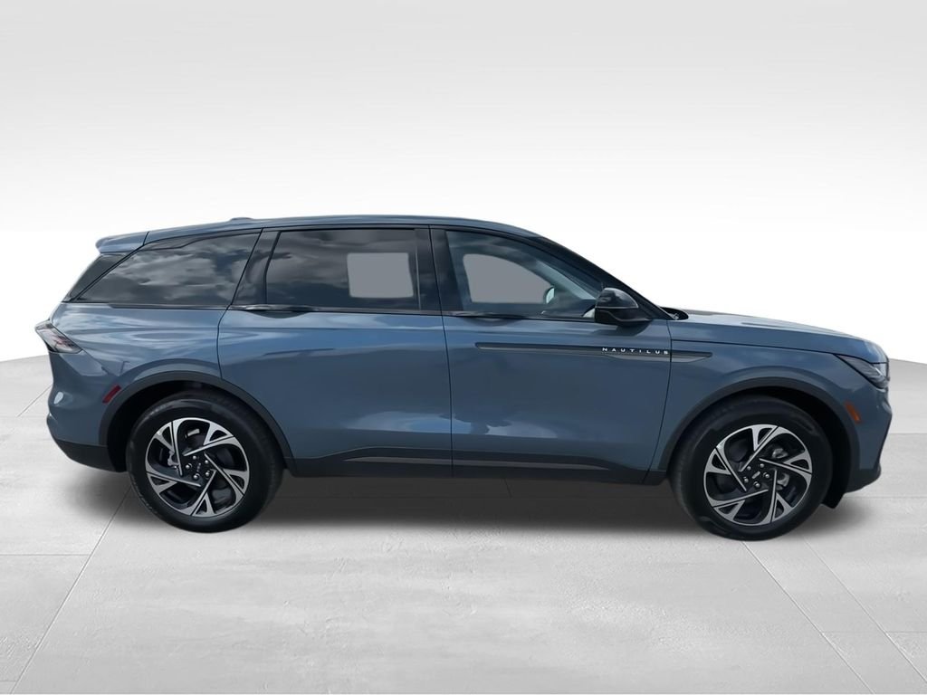 New 2026 Blue Lincoln Premiere image 9