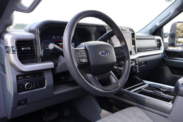 Used 2023 Blue Ford XLT image 9