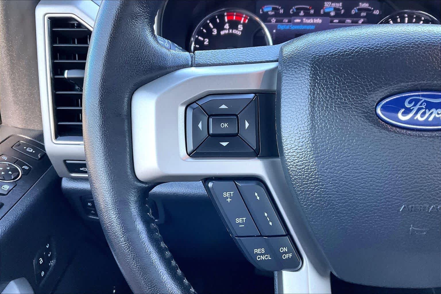 Used 2022 Iconic Silver Metallic Ford LARIAT image 23