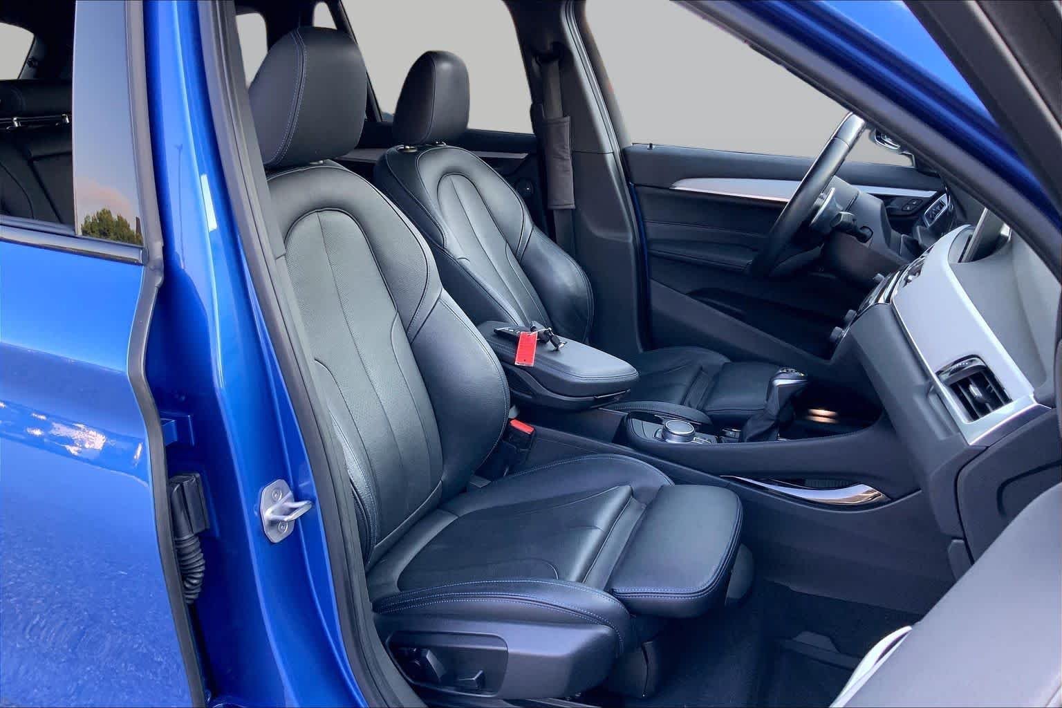 Used 2018 Estoril Blue Metallic BMW xDrive28i image 9