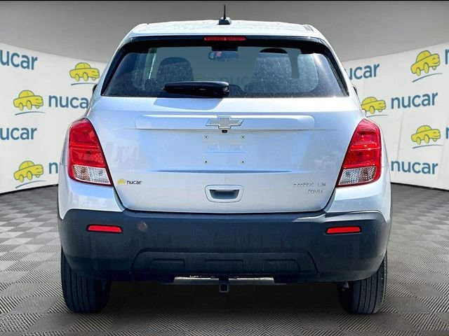 Used 2016 Silver Chevrolet LS image 4