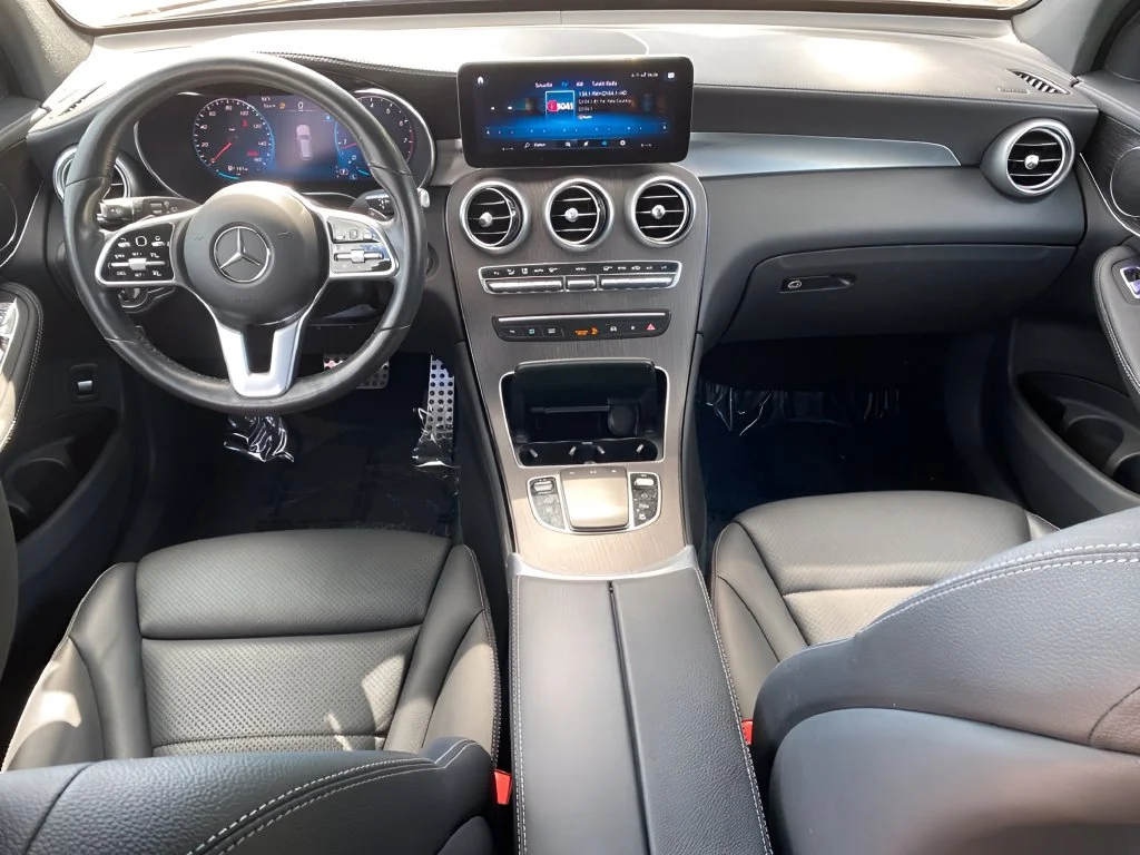 Used 2022 Black Mercedes-Benz GLC 300 image 17