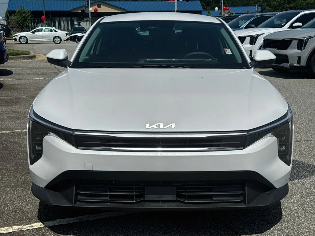 New 2026 Snow White Pearl Kia LXS image 8