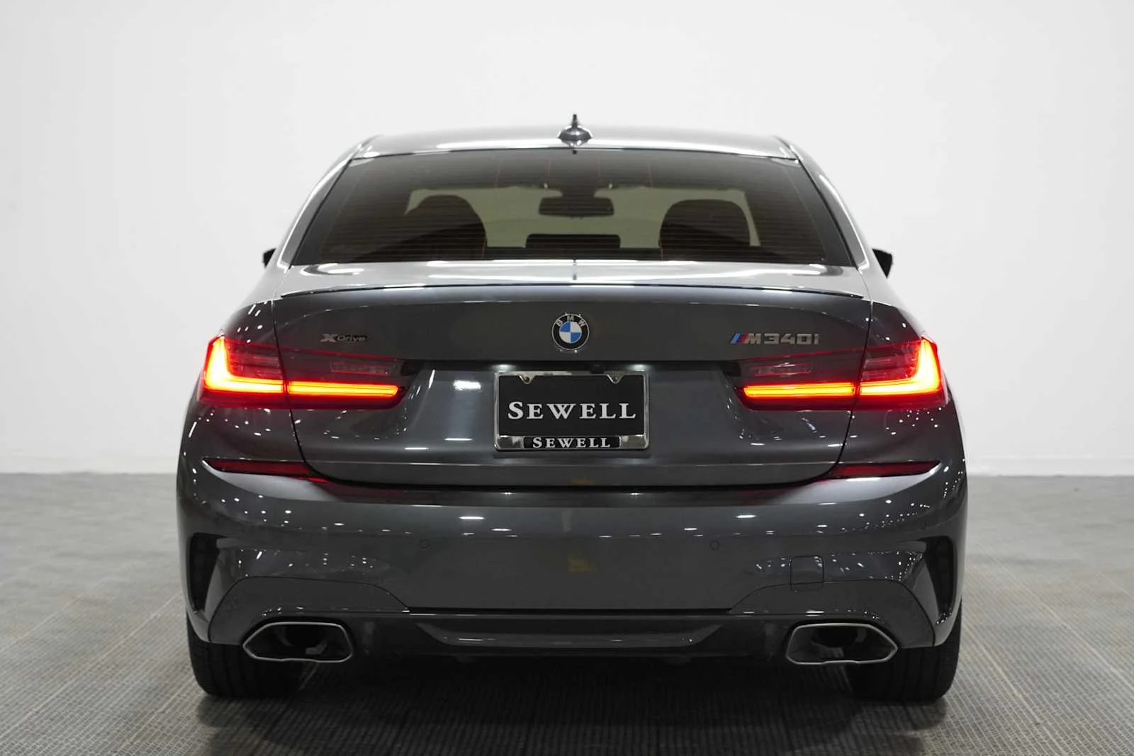 Used 2020 Mineral Gray Metallic BMW M340i xDrive image 10