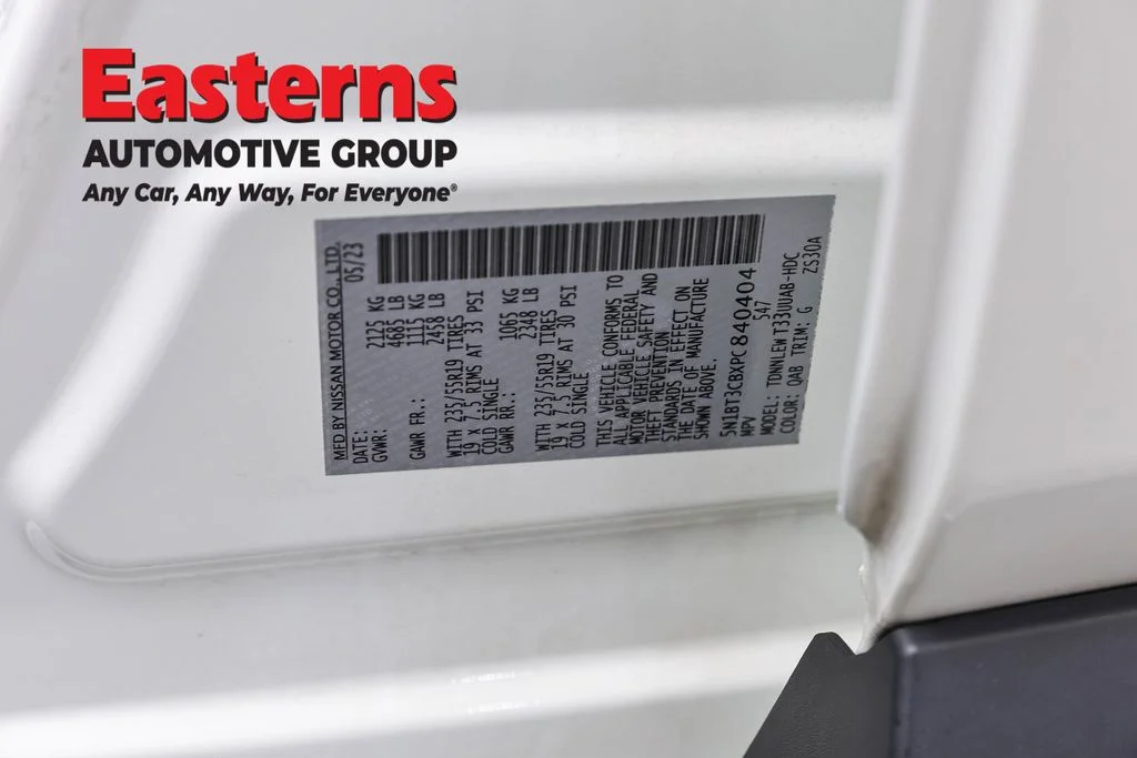 Used 2023 White Nissan SL image 38