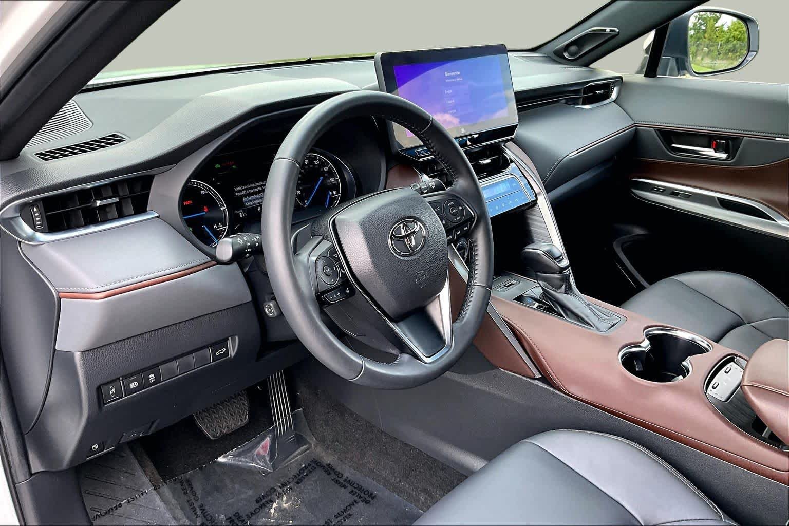 Used 2023 Wind Chill Pearl Toyota XLE image 17