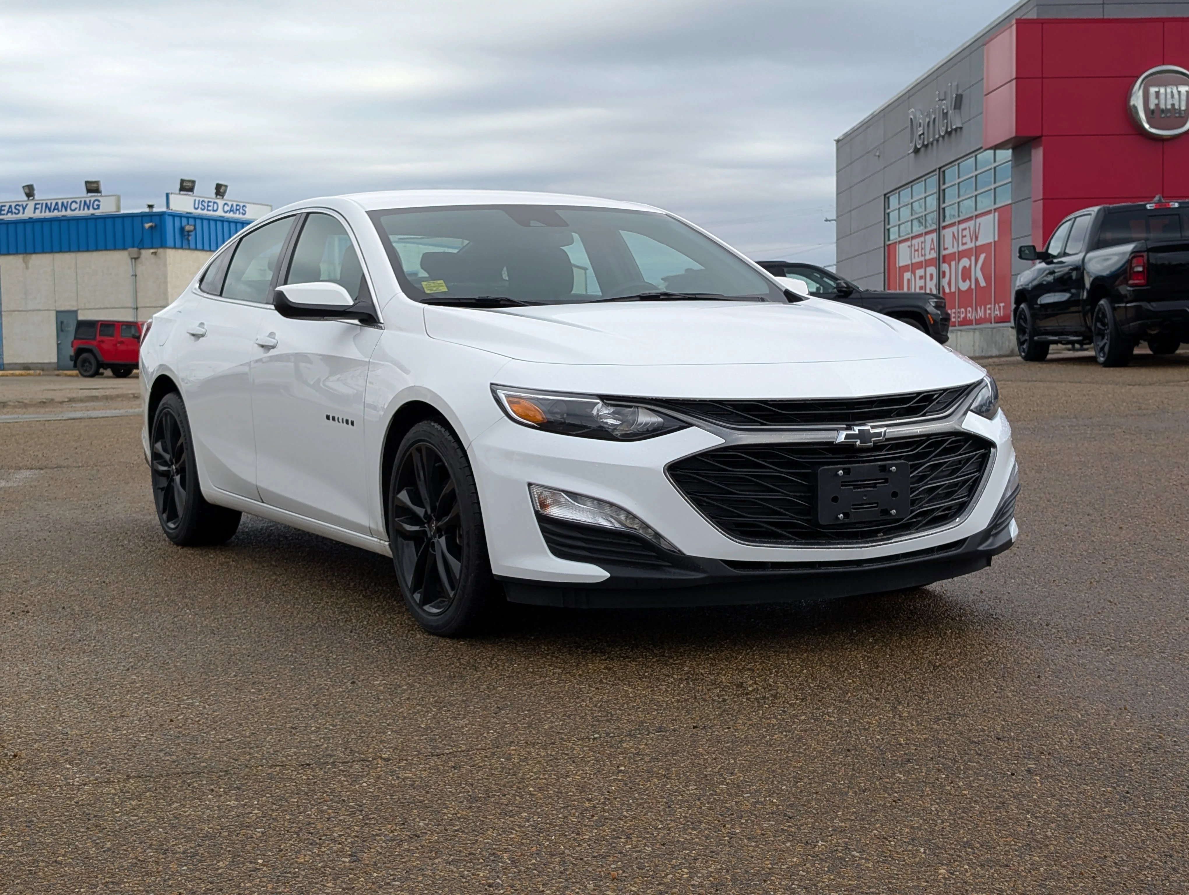 Used 2024 Summit White Chevrolet 1LT image 9