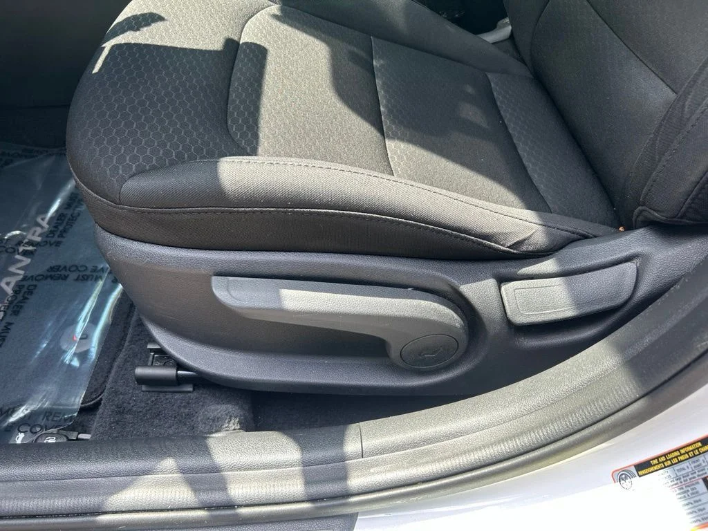 Used 2020 White Hyundai Value Edition image 15