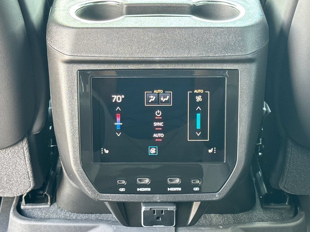 2026 GMC Yukon Denali Ultimate - Photo 47