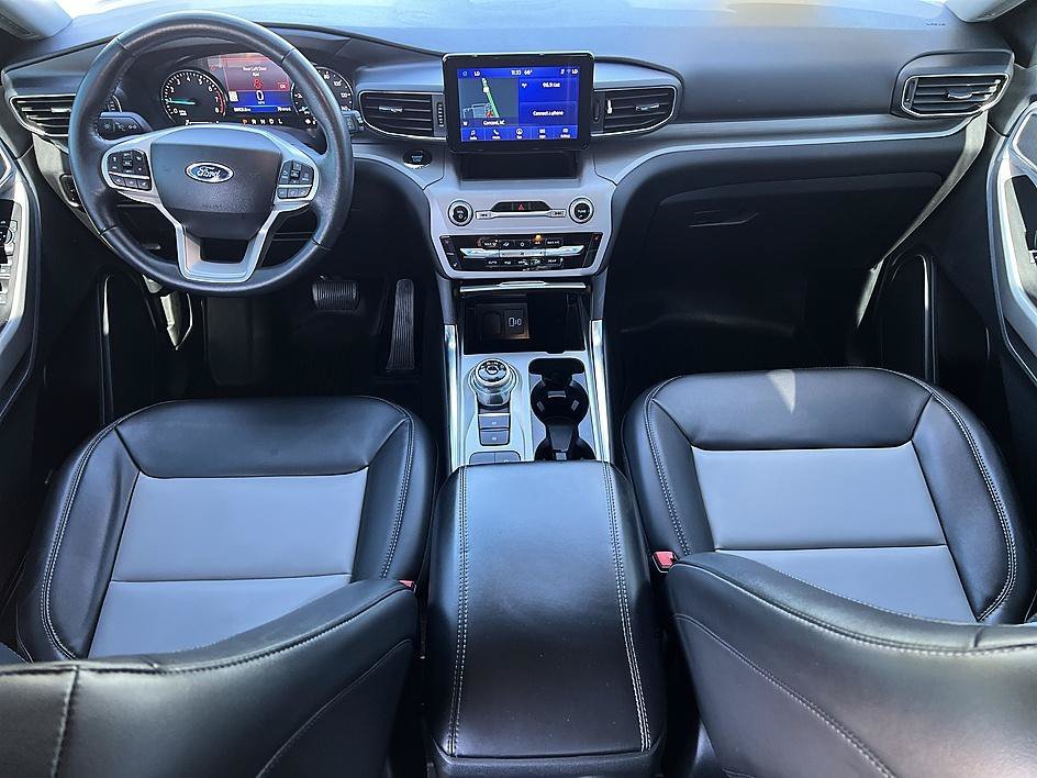 Used 2023 White Metallic Ford XLT image 18
