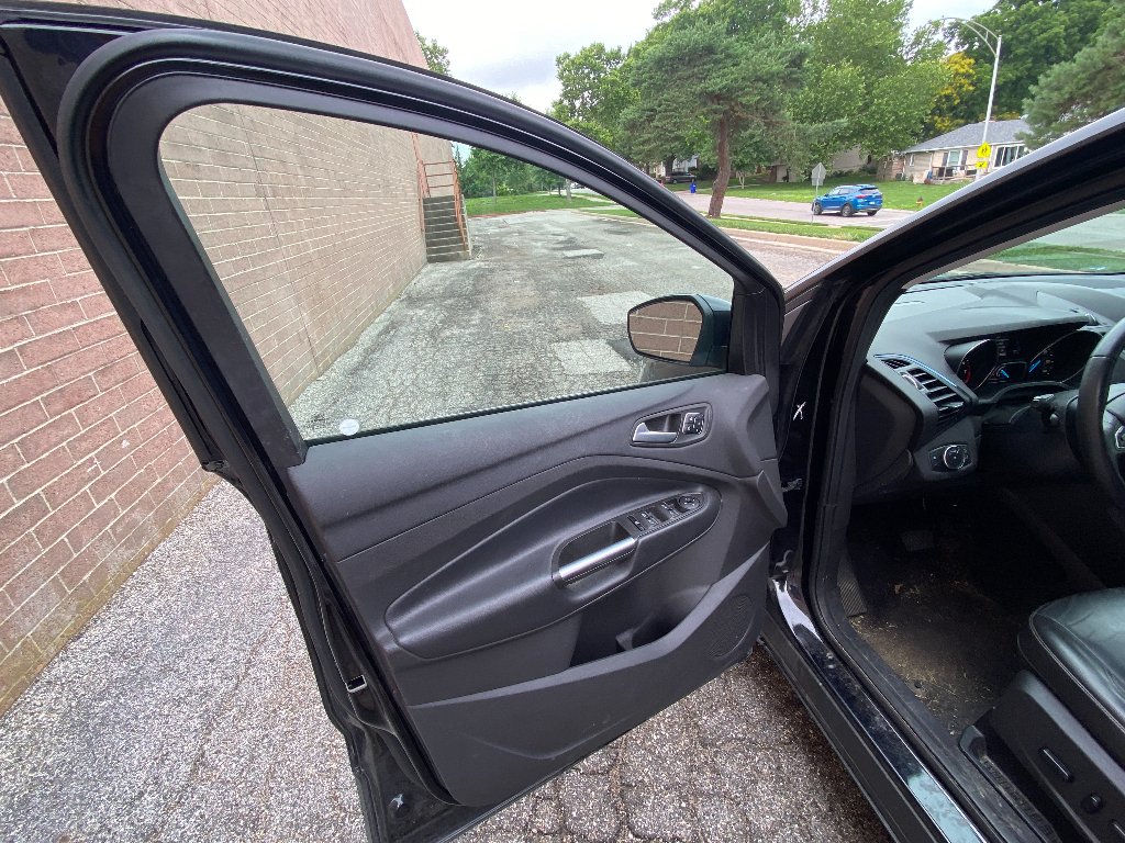 Used 2019 Agate Black Metallic Ford Titanium image 17