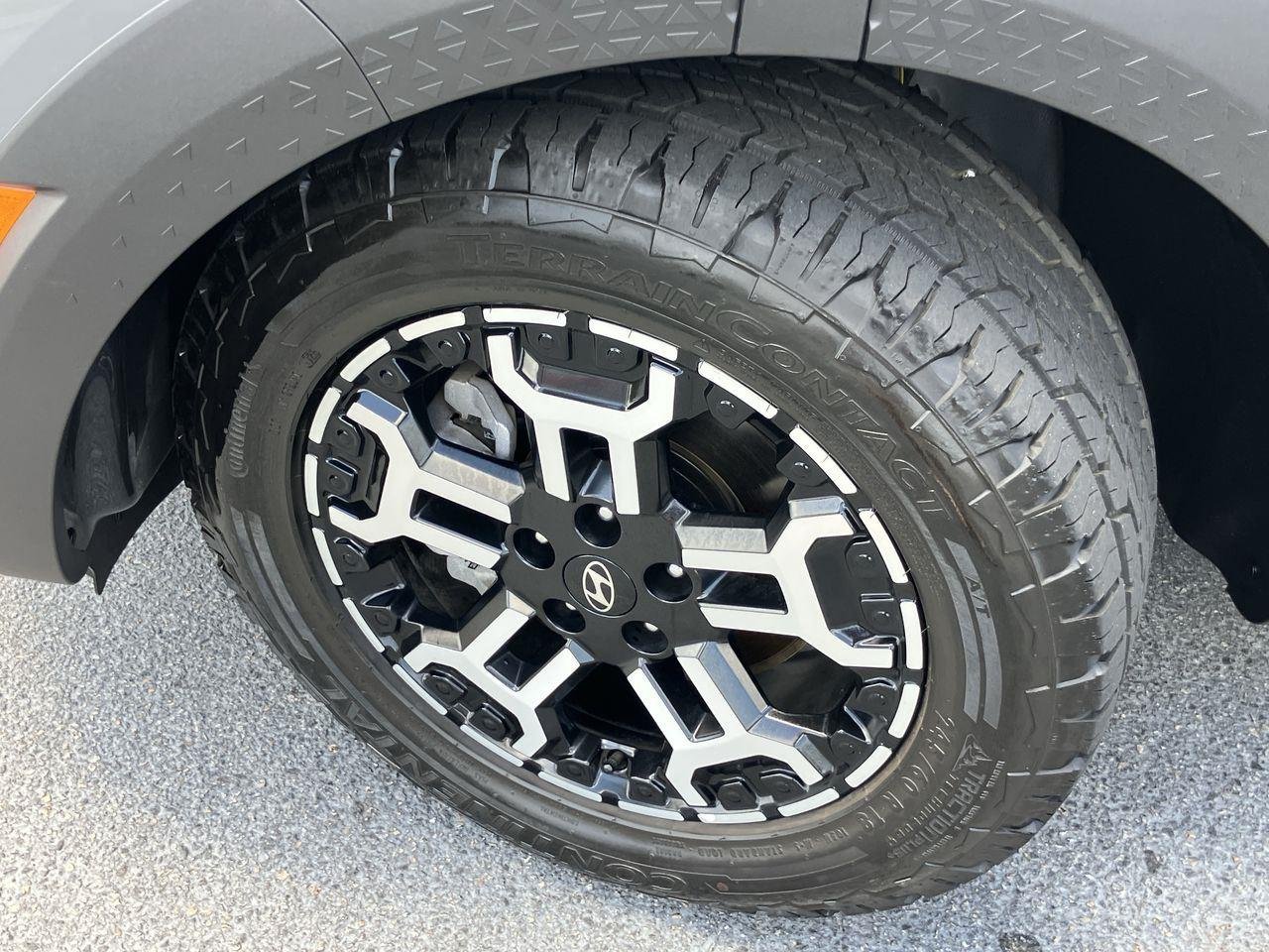 Used 2025 Gray (Hampton Gray) Hyundai XRT AWD Crew Cab image 9