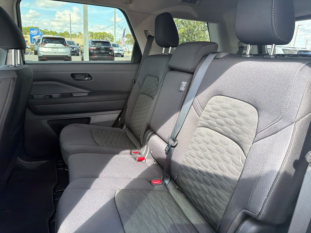 New 2026 Nissan Pathfinder SV 4D Sport Utility